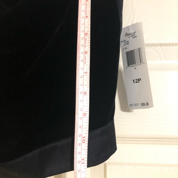 NWT Black velvet corset with boning. 
Size 12P - Picture 6 of 6